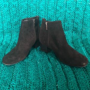Kenneth Cole Reaction Shoes - Kenneth Cole Road Stop Block Heel Booties size 7.5 Kenneth Cole Reaction Shoes - Kenneth Cole Road Stop Block Heel Booties size 7.5
